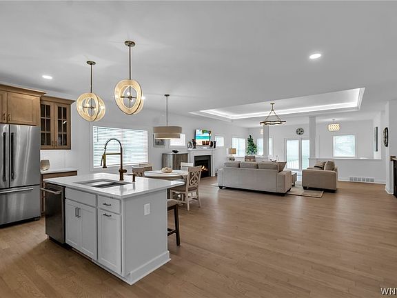 5th image of 8 Birch Ln