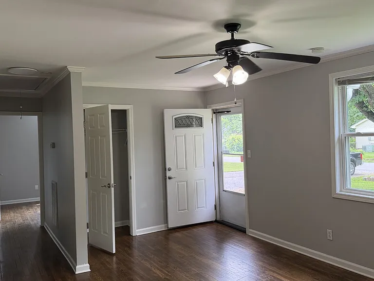 604 Edgewood Blvd — Photo 4