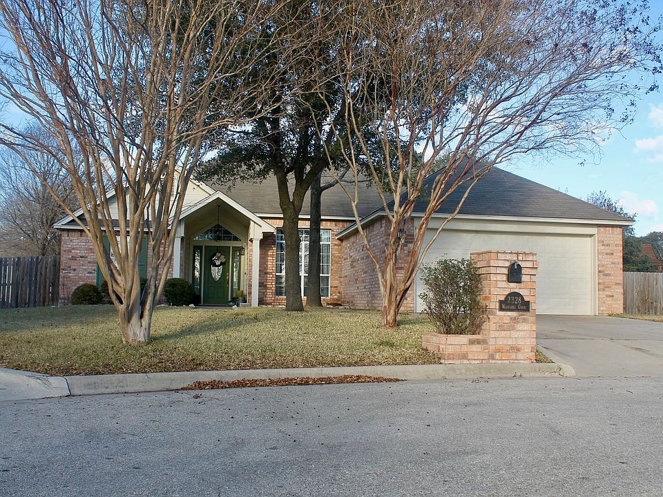 1st image of 2328 Warwicke Ct