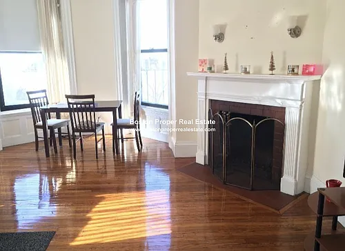 504 Beacon St Photo 1