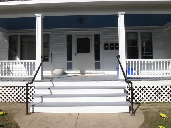52 Revell Ave #1, Northampton, MA 01060