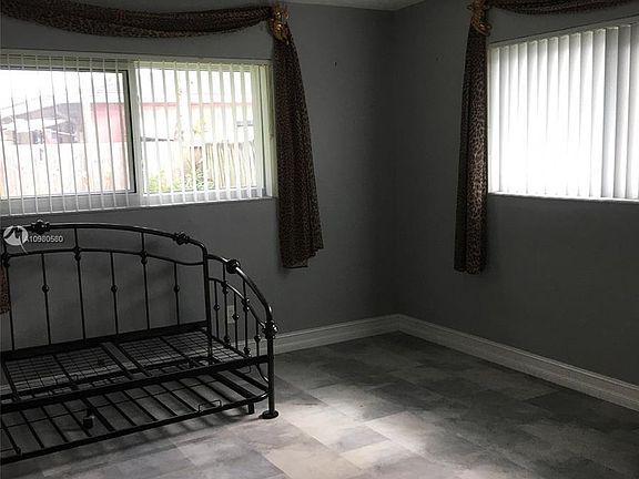 4th image of 117 SE 2nd Ave #2