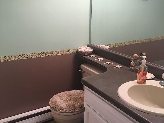 1/2 bathroom 