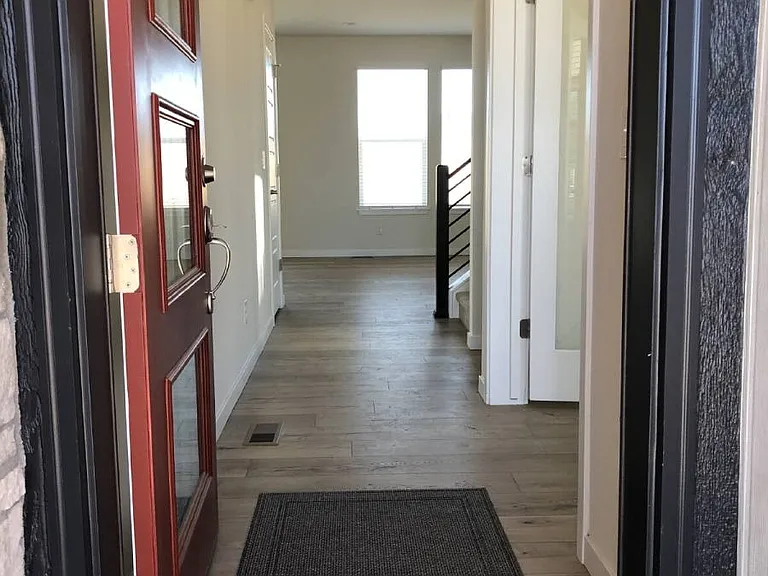 145 Mohawk Cir — Photo 2