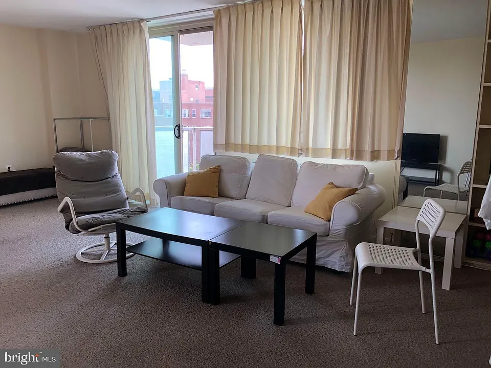 1 E University Pkwy #1001