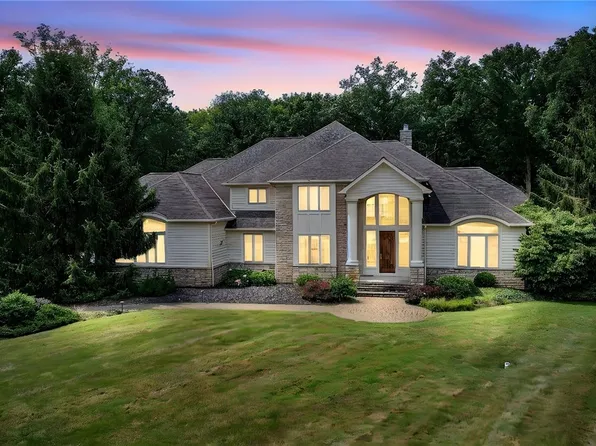 18100 Hawksmoor Way, Chagrin Falls, OH 44023