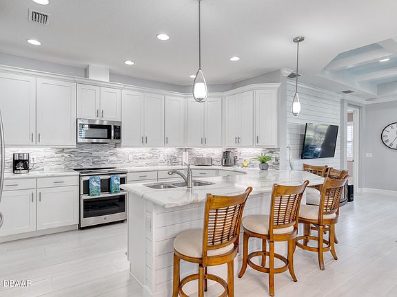 2nd image of 637 Landshark Blvd