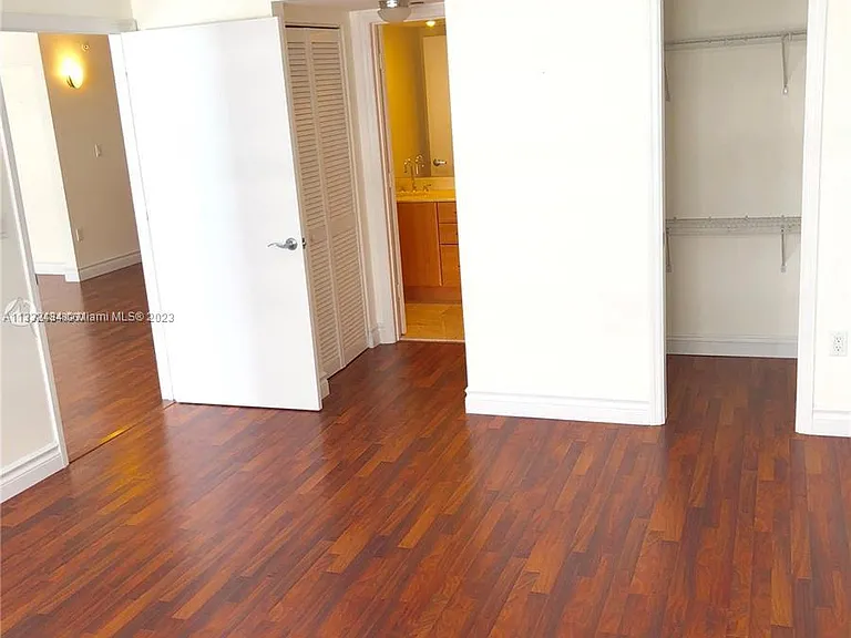 6917 Collins Ave #1204 — Photo 8