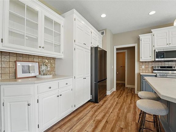4th image of 4904 W 162nd St