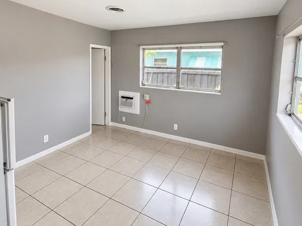 2560 NE 10th Ct #A, Pompano Beach, FL 33062