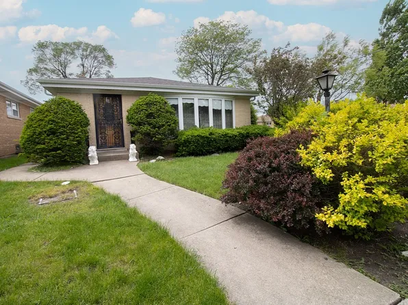 8662 N Merrill St, Niles, IL 60714