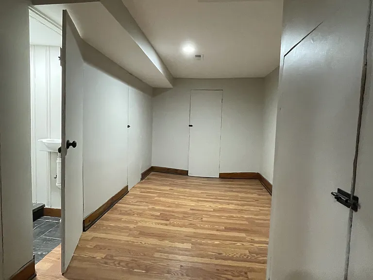 2644 W Lafayette Ave — Photo 9