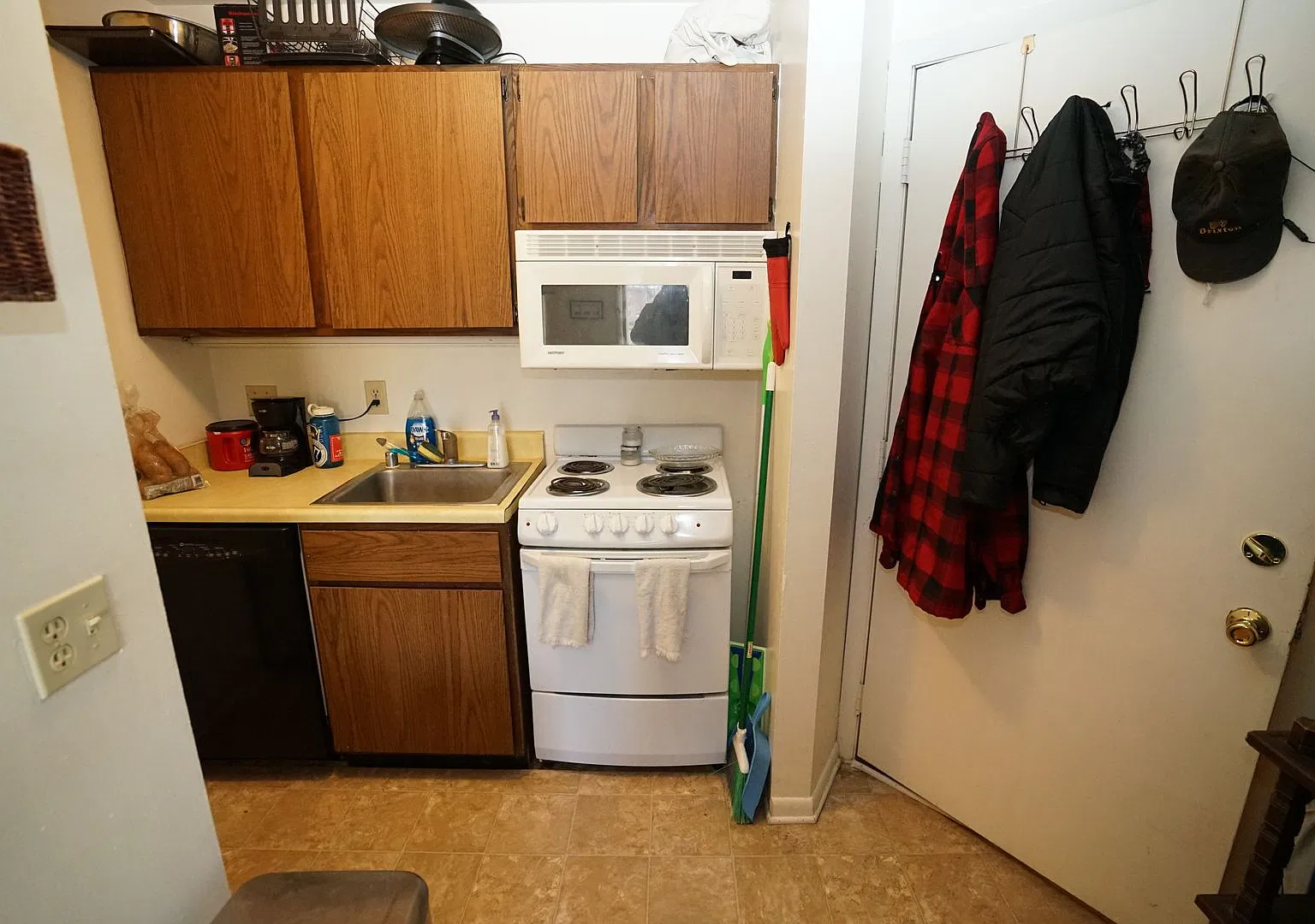 911 — Photo 3