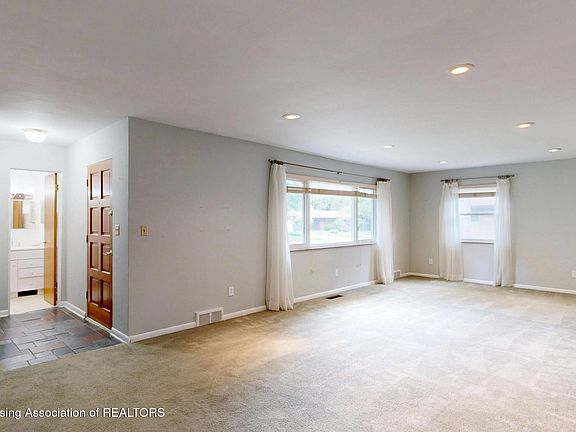 5th image of 230 Kenberry Dr