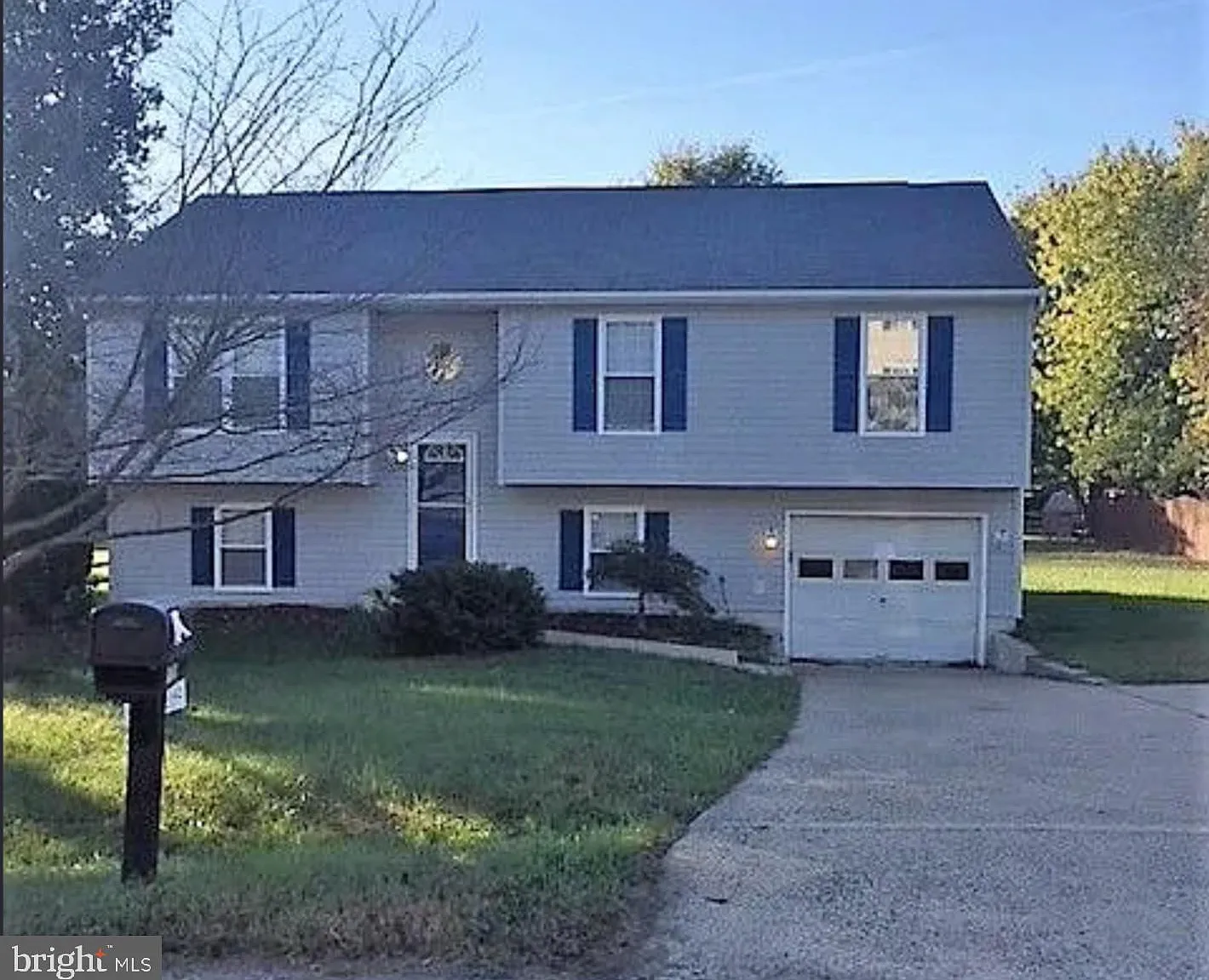 5 bed, 3.0 bath, 1964 sqft, $3,000 — Photo 1