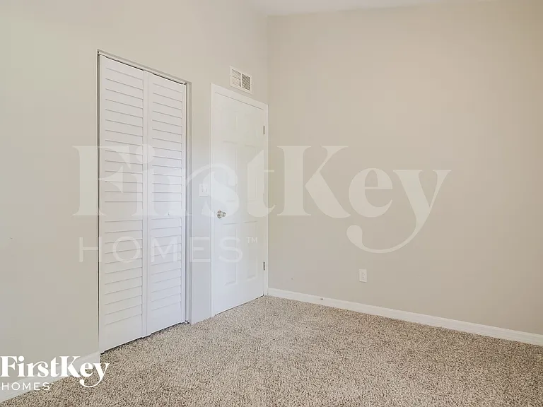 404 McGee St — Photo 11