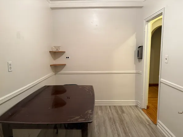 1900 Quentin Road image 6 of 7