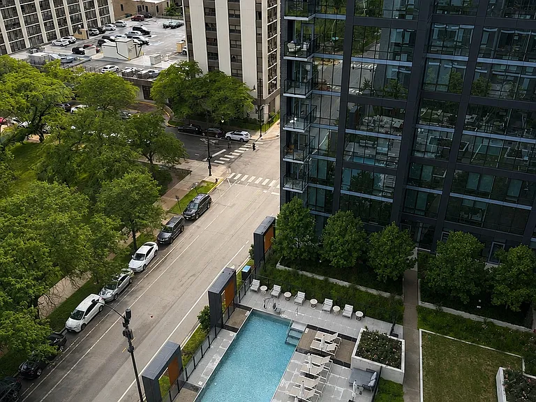 1032 W Leland Ave #1207 — Photo 7