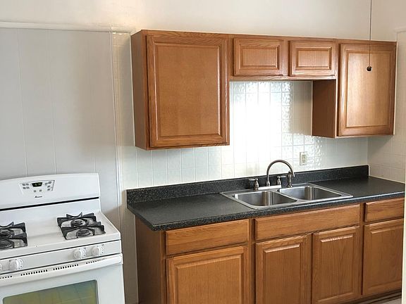 4th image of 3108 Meadowbrook Blvd #1