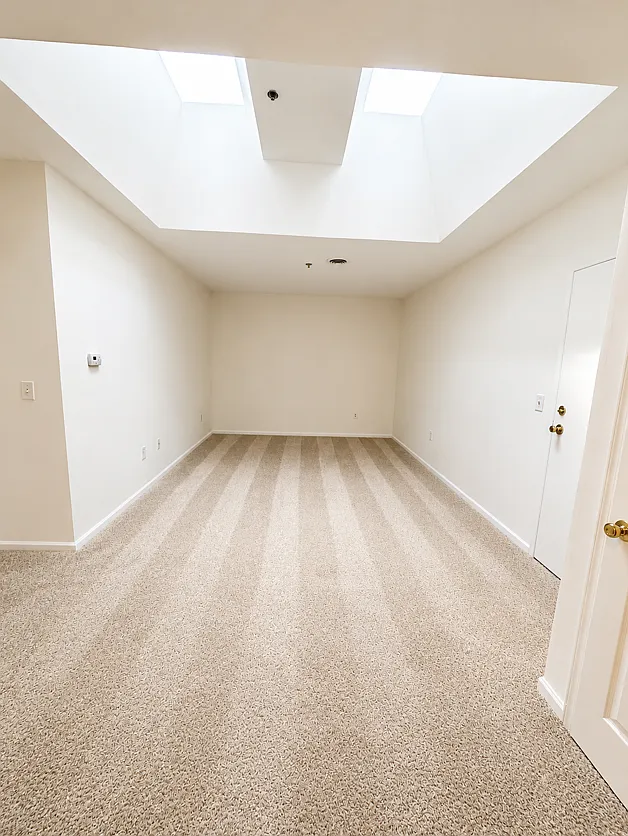 2 bed, 911 sqft, $1,995 — Photo 3