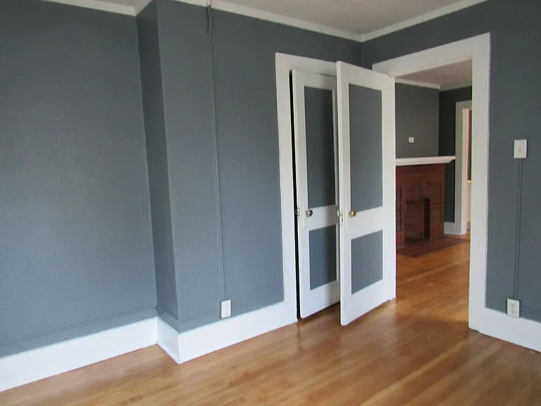835 E 12th St #2 — Photo 5