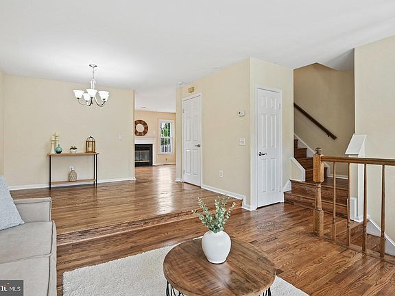 3rd image of 1435 Bluemont Ct