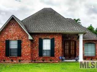 10040 Angela Dr, Denham Springs, LA 70706