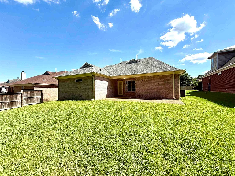 9192 Speerberry Ln — Photo 16