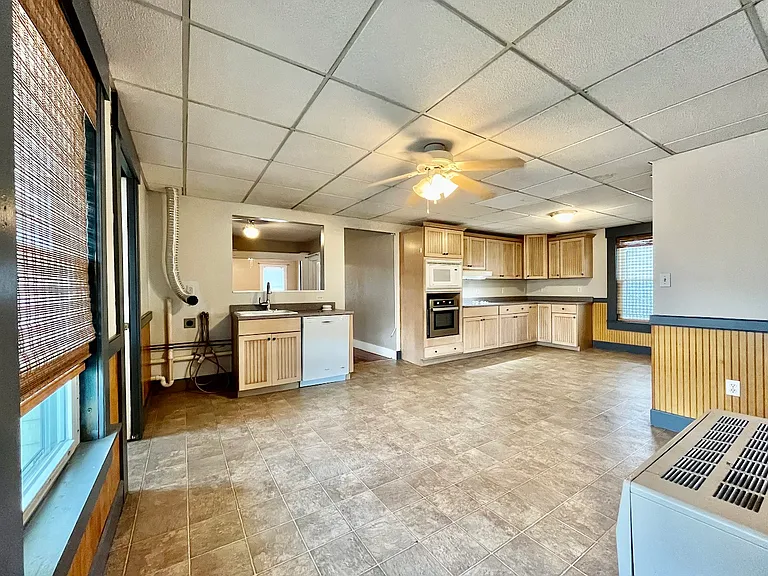 473 Cartier St #3 — Photo 3