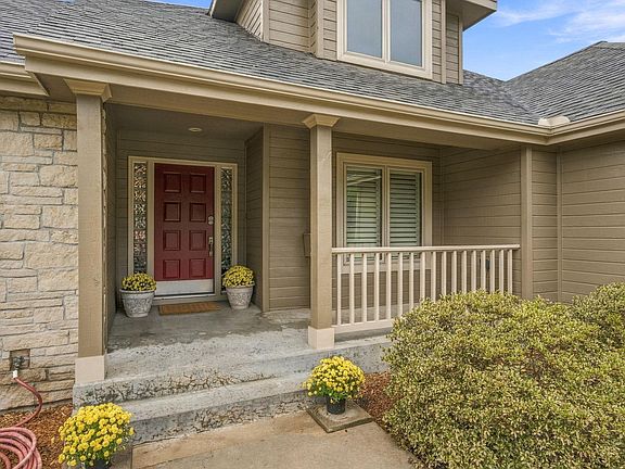 5th image of 6423 SW 24th St