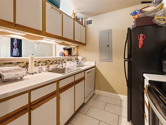 3rd image of 517 Parkway #202