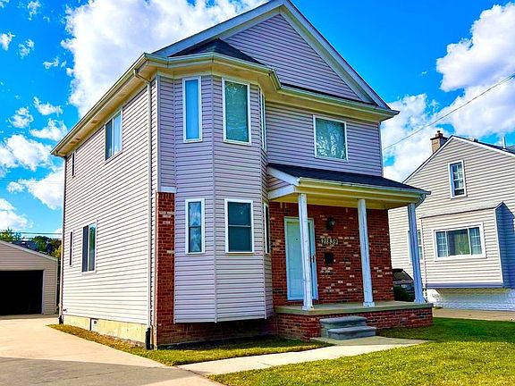 2nd image of 21839 Firwood Ave