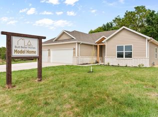 127 E Kelce Ln, Republic, MO 65738