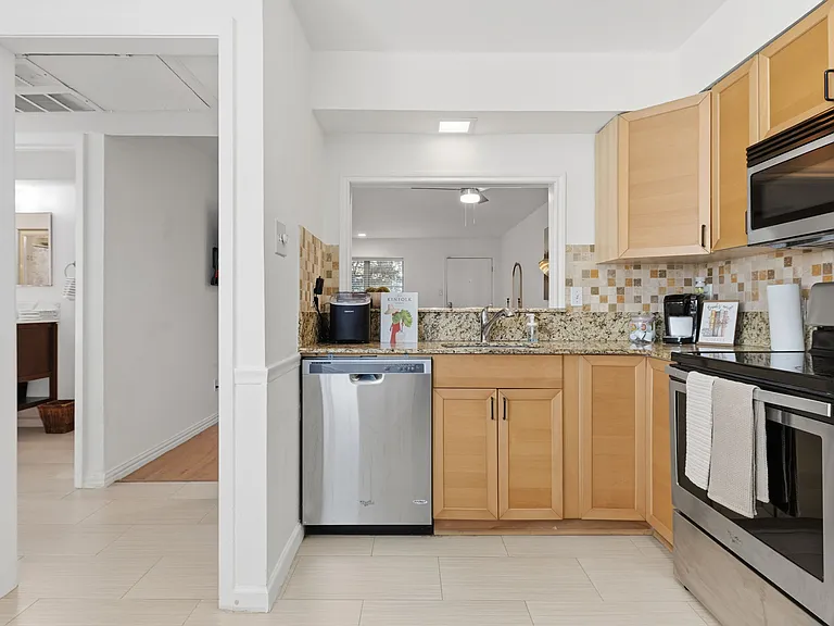 5057 Les Chateaux Dr #245 — Photo 9