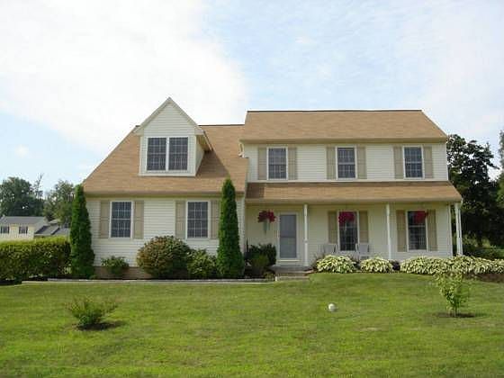 2nd image of 10 Crestview Ct