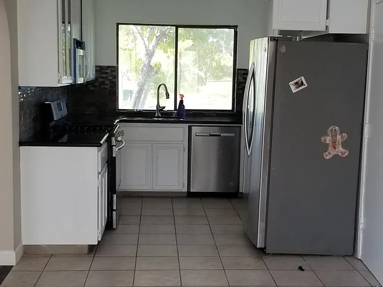 236 Crestview Dr — Photo 12
