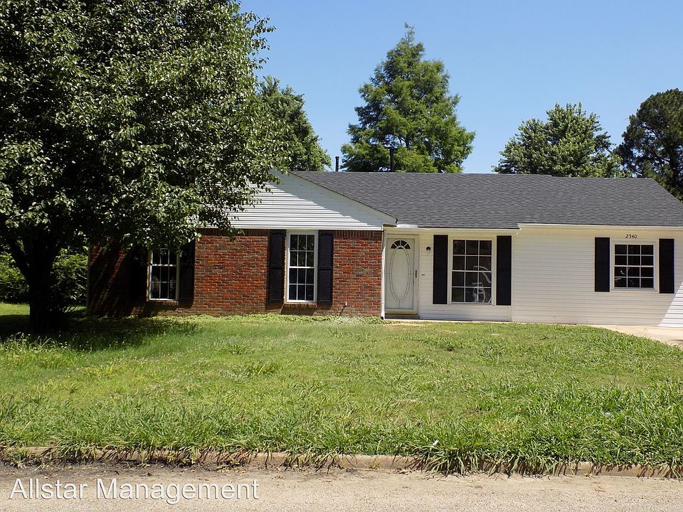 1st image of 2540 Hillcrest Cir