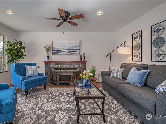 4th image of 24108 52nd Avenue W