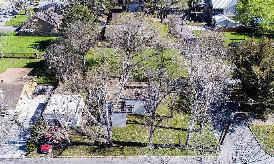 1st image of 998 Hayselton Ave