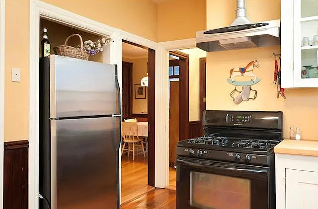 82 Camp St #2 — Photo 8
