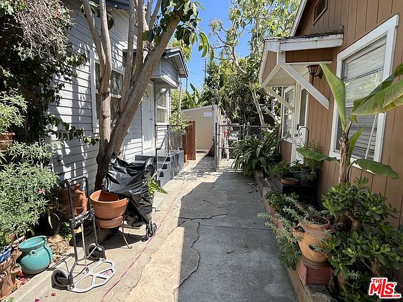 2nd image of 424 N Venice Blvd APT B