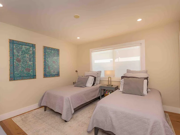 5366 Chelsea St — Photo 22
