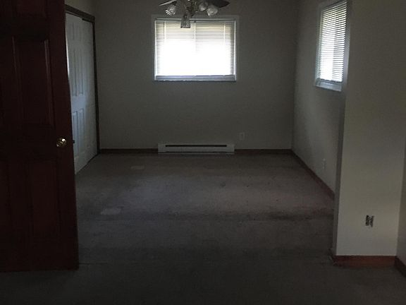 5th image of 5027 E 40th St