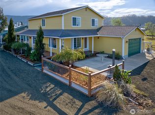 31 Blue Skies Ln, Cathlamet, WA 98612