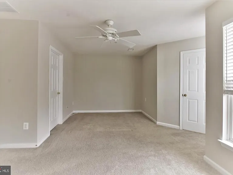 10707 Croydon Ct — Photo 12