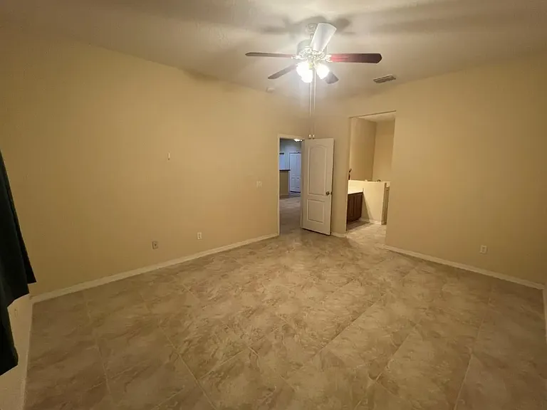 1013 Evans Loop — Photo 9