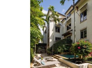 575 10th Ave S, Naples, FL 34102