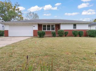 304 Brookview Rd, East Peoria, IL 61611