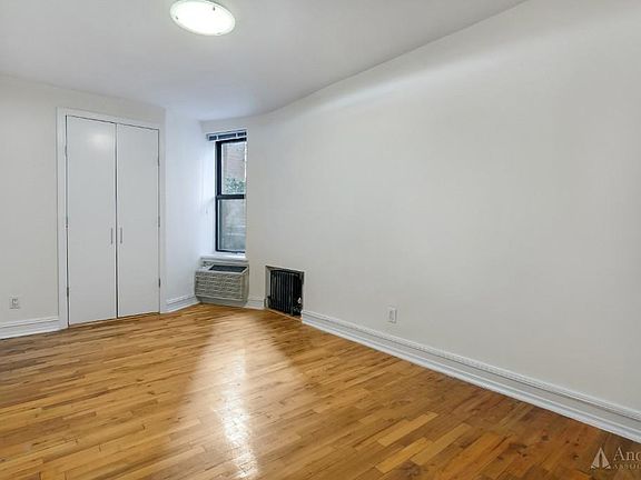 3rd image of 148 W 68th St APT 2E