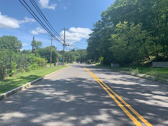 5th image of 61 Railroad Ave